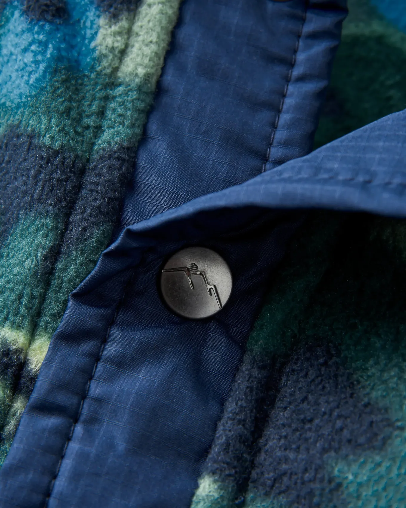 Adrift Recyceltes Polarfleece - Alpin Camo Regenwald