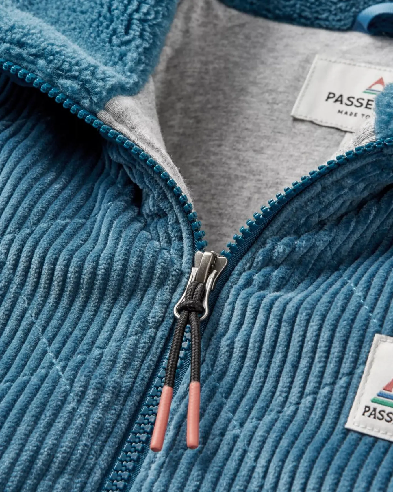 Awaken Recyceltes Tiefflor-Sherpa-Fleece - Verwaschenes Blau