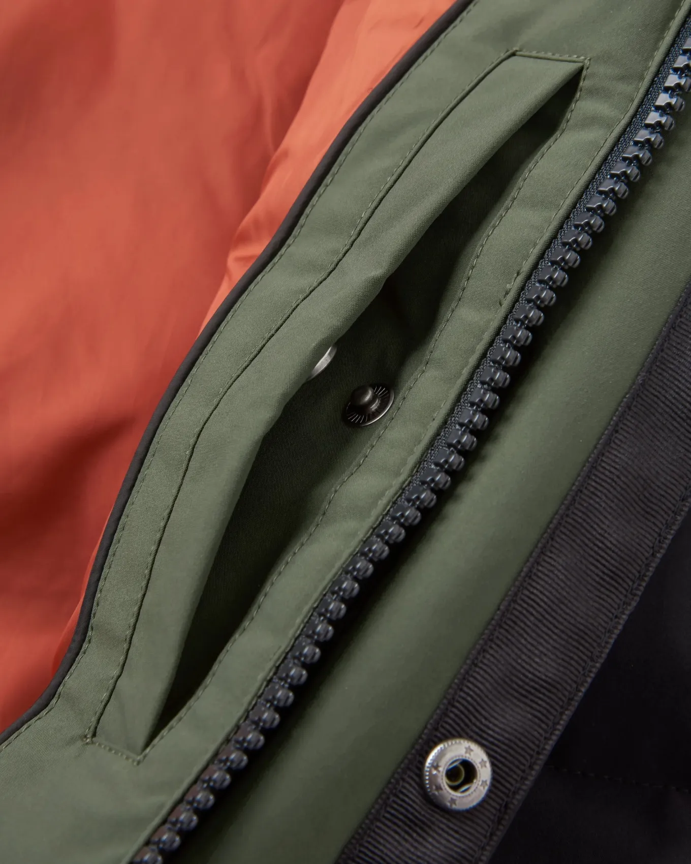 Baltic recyceltes Top - Schwarz/Khaki