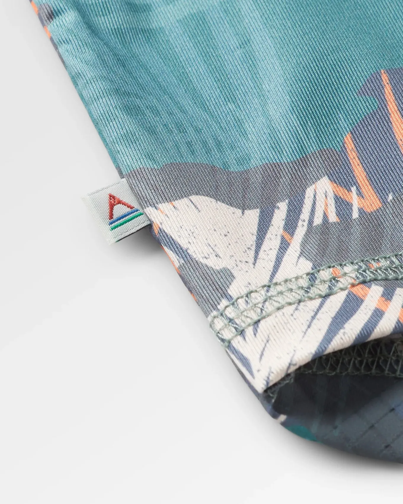 Chakra Tie Back Aktiv Recyceltes T-Shirt - Palm Camo Tiefsee