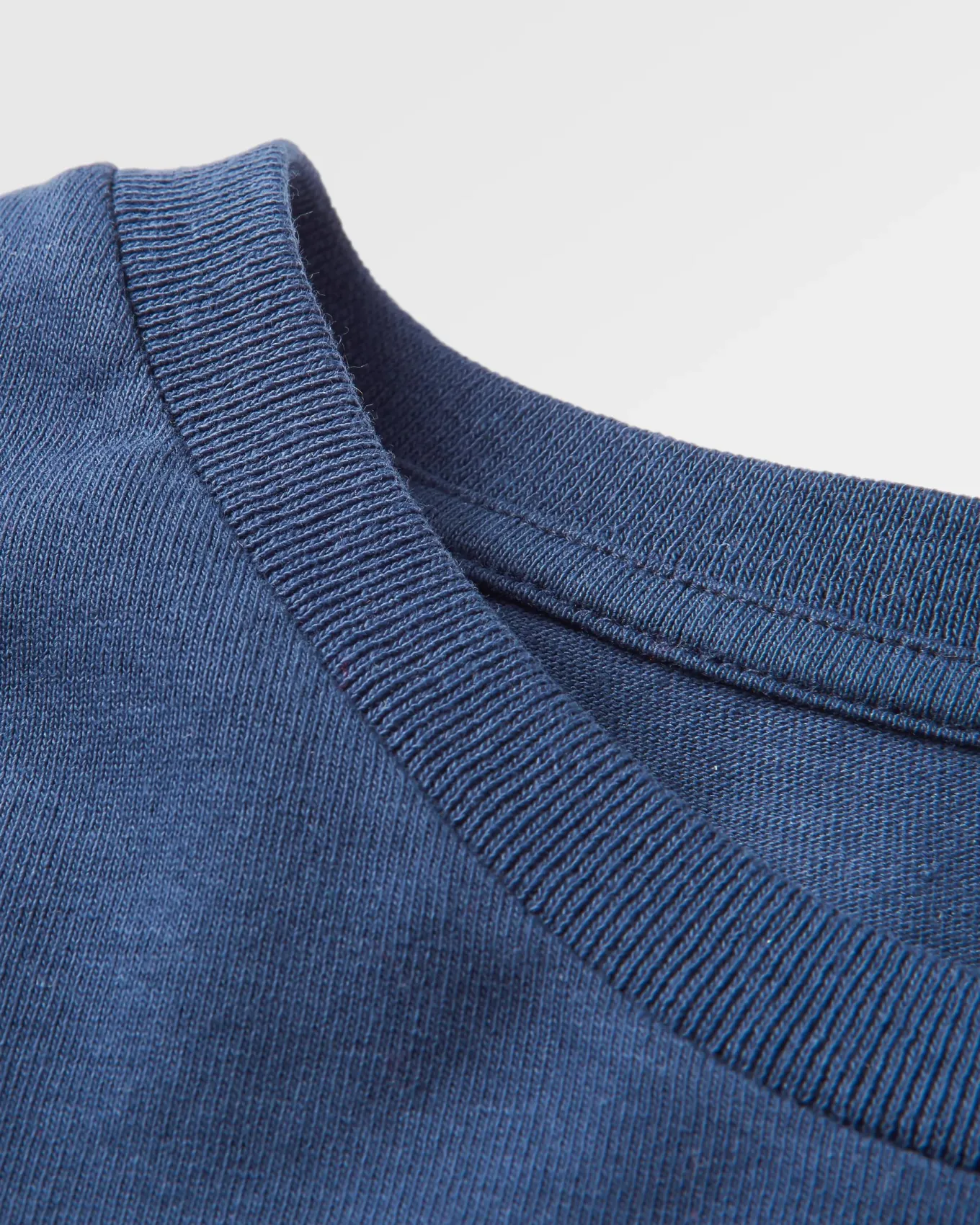 Classic Logo Recyceltes Baumwoll-T-Shirt - Tiefes Marineblau
