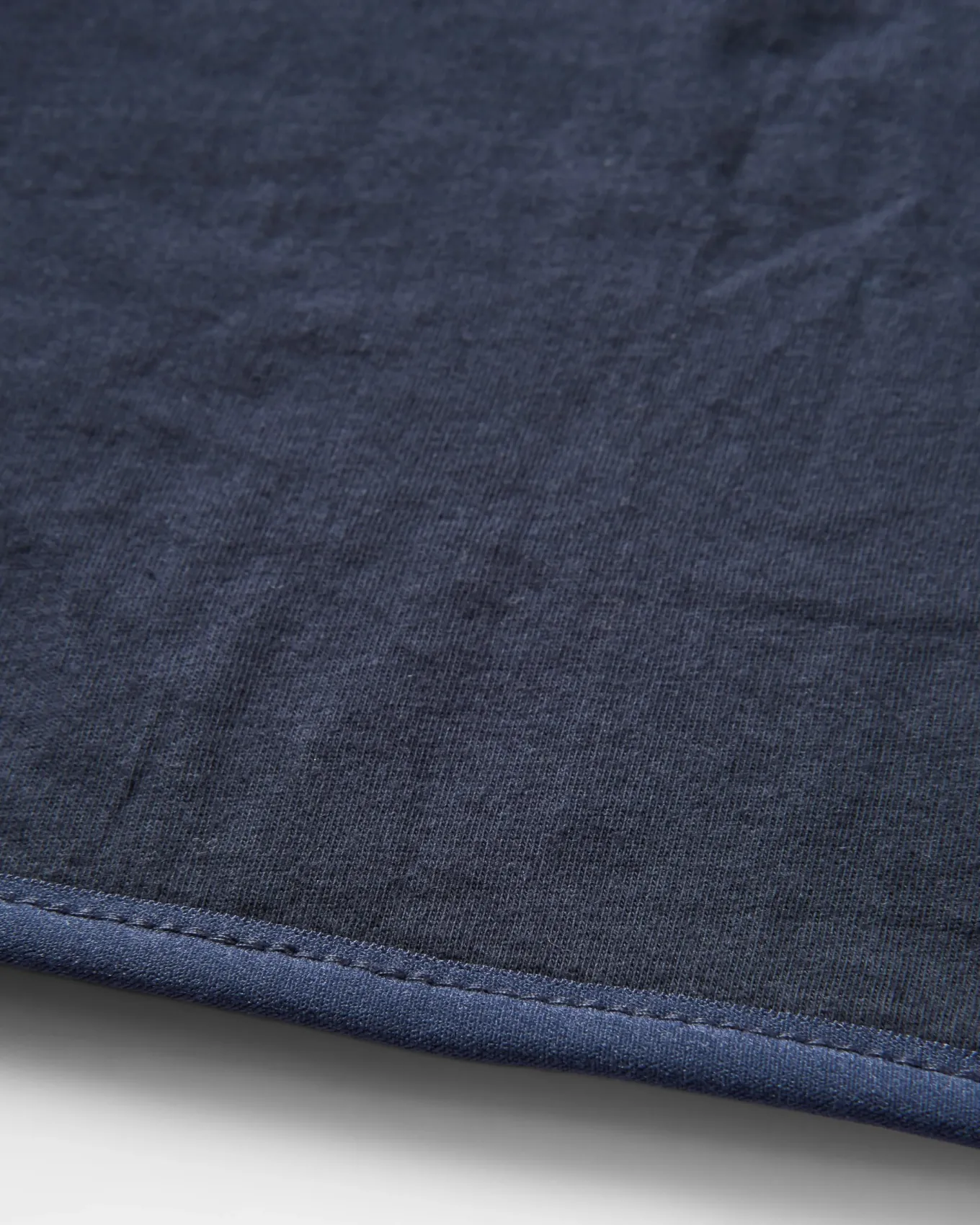 Clover 2.0 recyceltes Sherpa-Fleece - Tiefblaues Tarnmuster