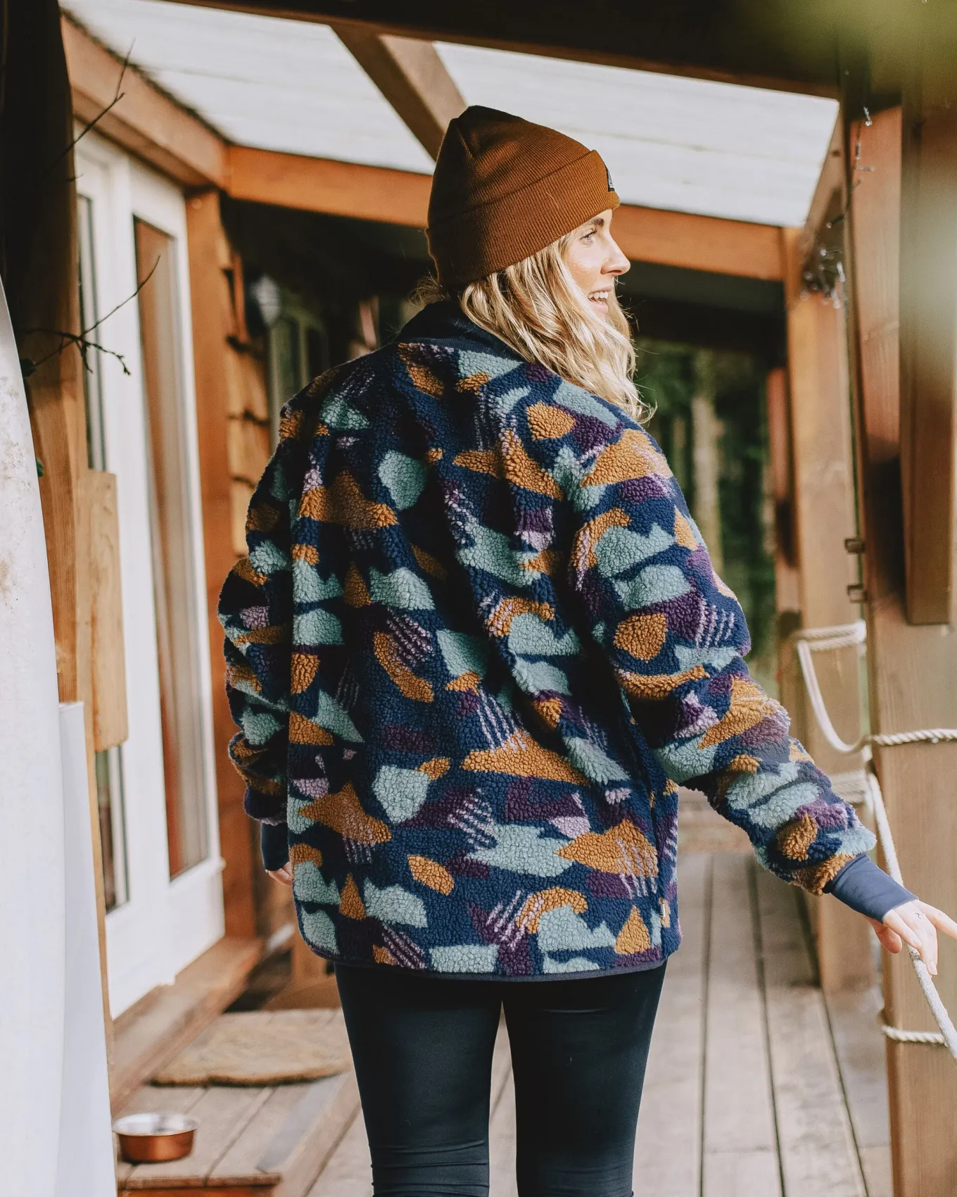 Clover 2.0 recyceltes Sherpa-Fleece - Tiefblaues Tarnmuster