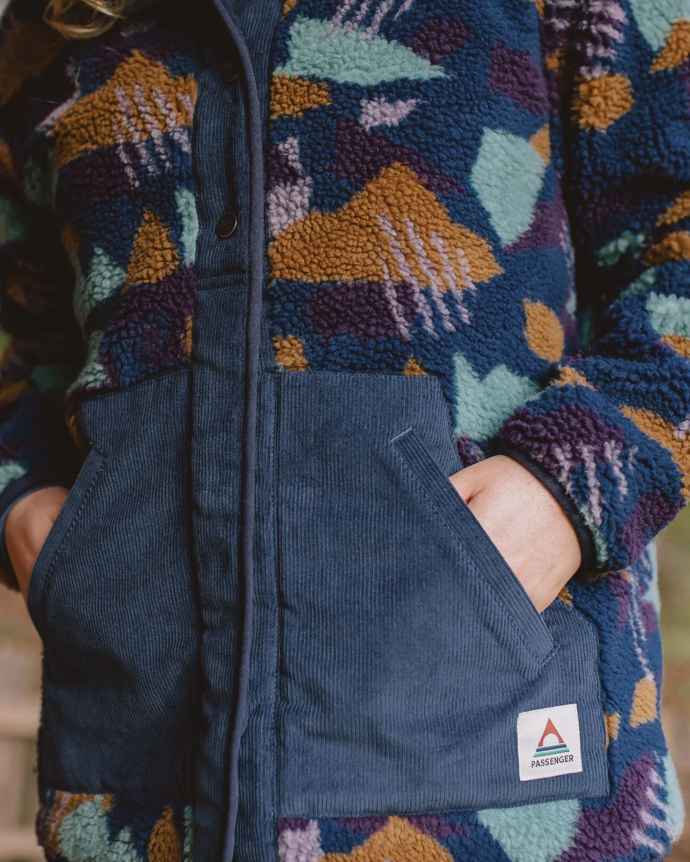 Clover 2.0 recyceltes Sherpa-Fleece - Tiefblaues Tarnmuster