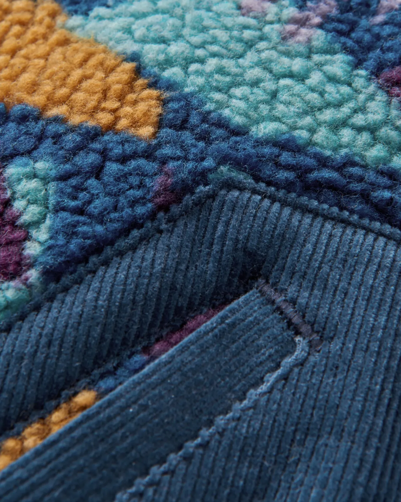Clover 2.0 recyceltes Sherpa-Fleece - Tiefblaues Tarnmuster