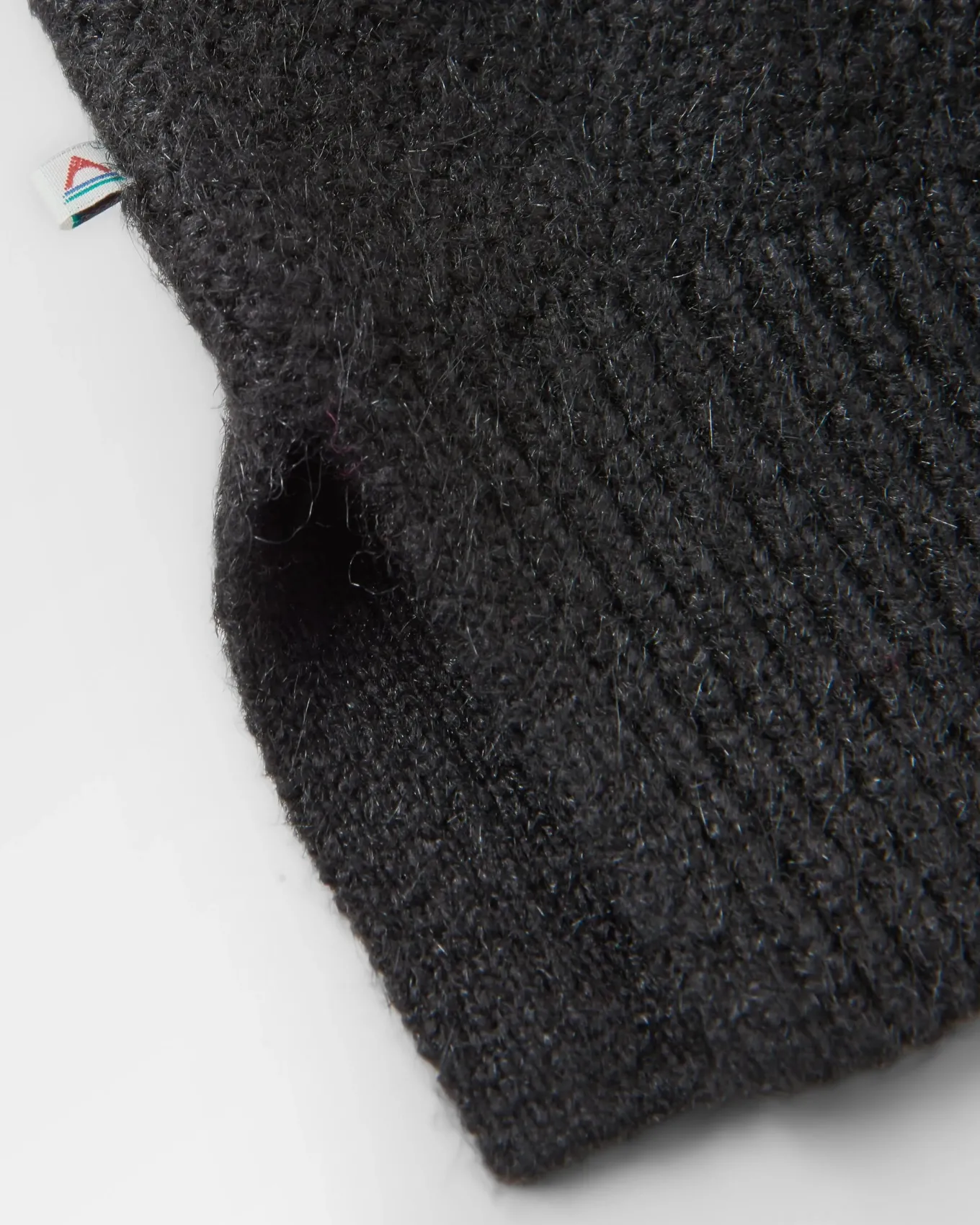 Cove Recycelter Gestrickter Pullover - Schwarz