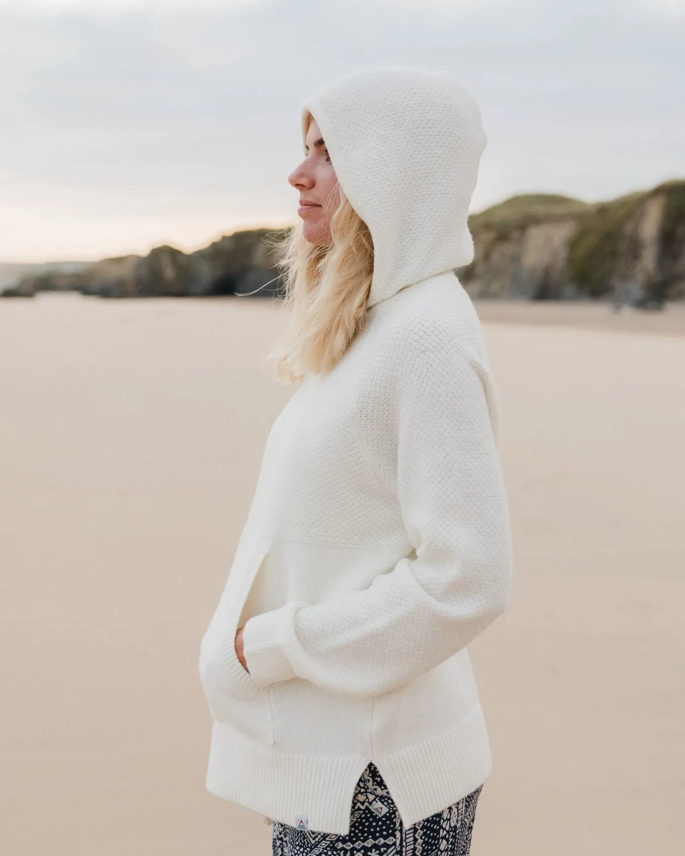 Cove Recycelter Gestrickter Hoodie - Cremefarben