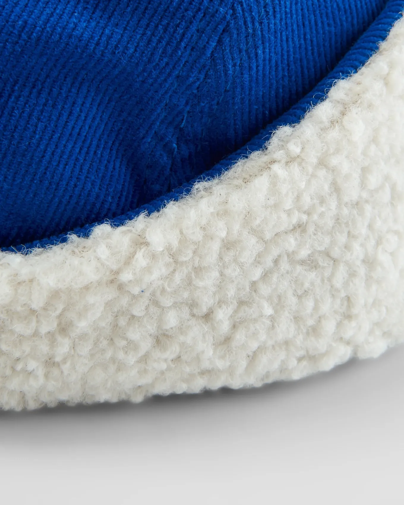 Daytime Recycelte Baumwolle Sherpa-gefütterte Mütze - Azurblau