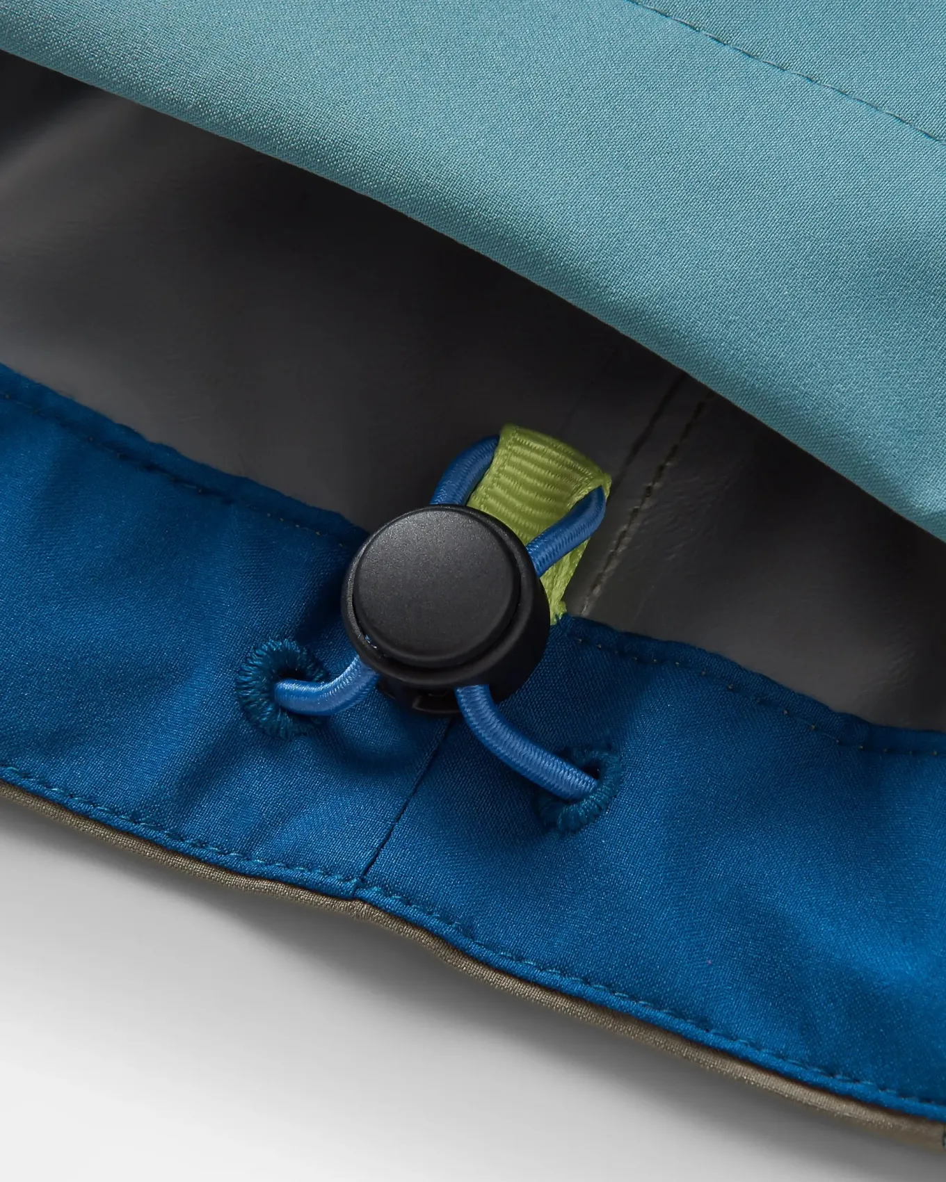 Downpour Recycelte Wasserdichte Jacke - Gezeitenblau/Arktis/Staubige Olive