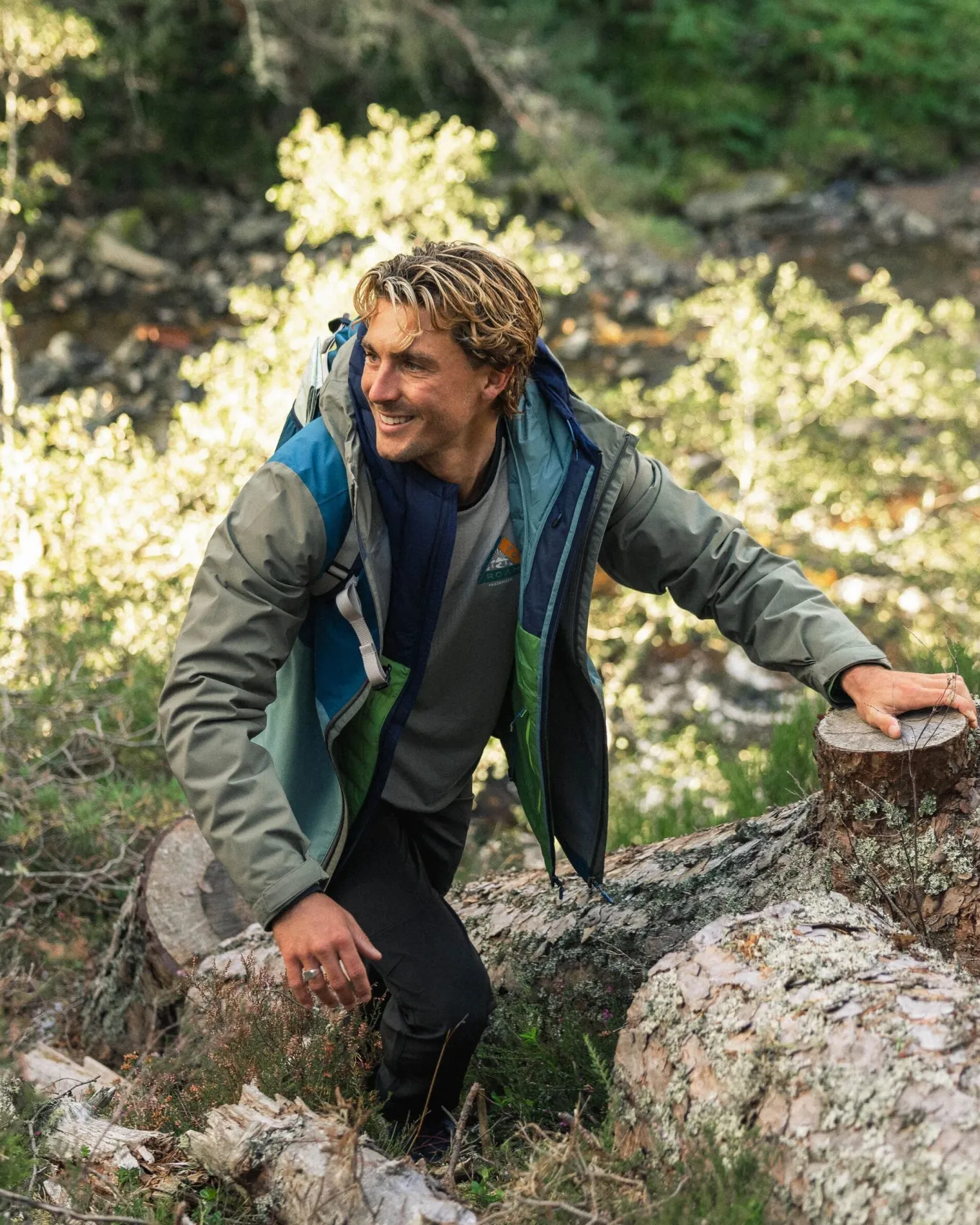 Downpour Recycelte Wasserdichte Jacke - Gezeitenblau/Arktis/Staubige Olive