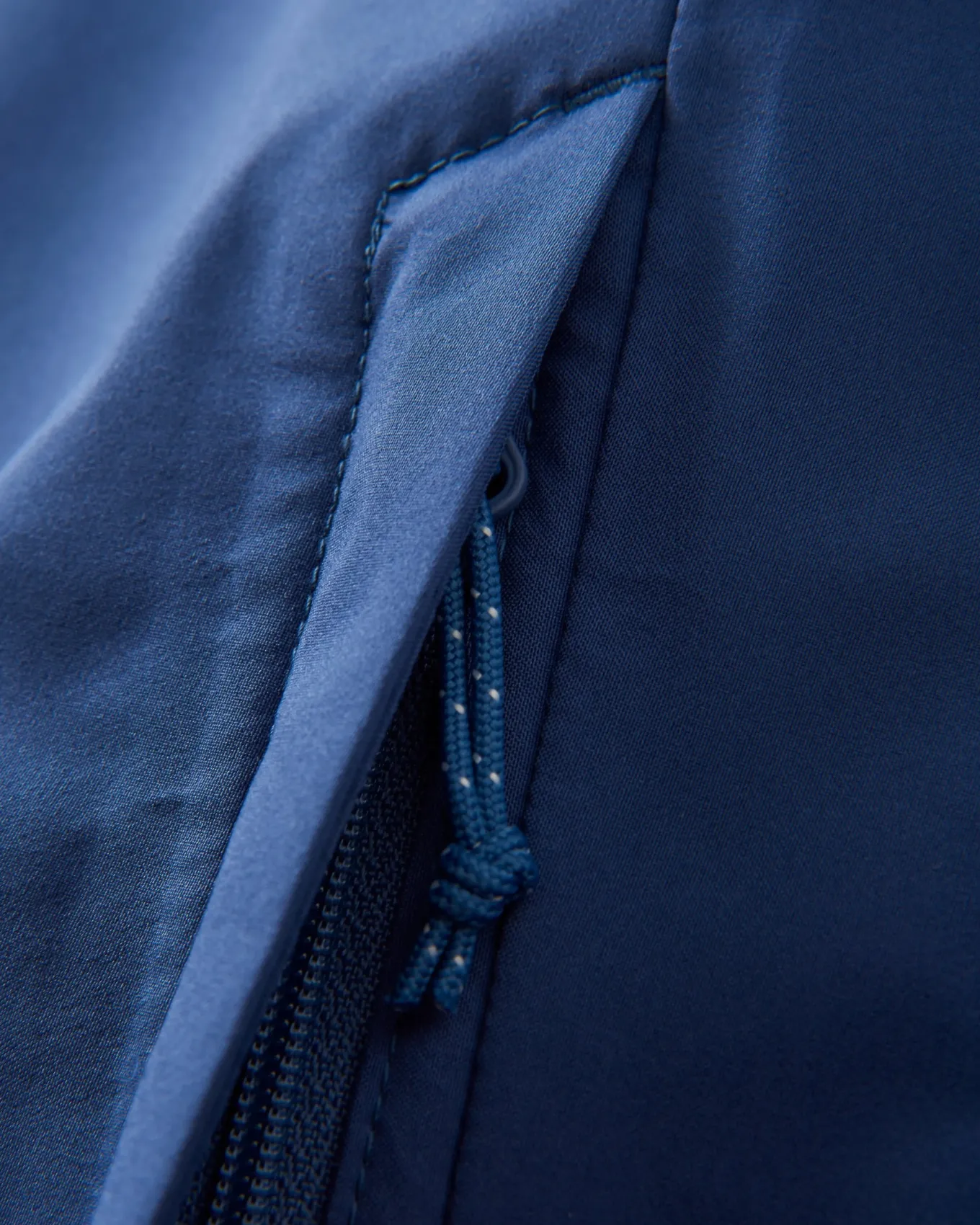 Elevate isolierte wasserdichte Jacke - Tiefes Marineblau