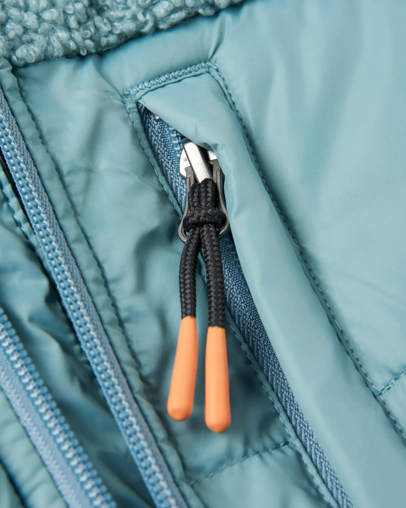Elowen Kapuzenjacke aus recyceltem Isoliermaterial - Arktis