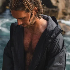 Escapism Recycelter Handtuchgefütterter Surf Poncho - Schwarz