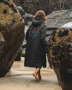 Escapism Recycelter Handtuchgefütterter Surf Poncho - Schwarz