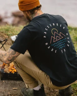Escapism Recyceltes Baumwoll-T-Shirt - Schwarz