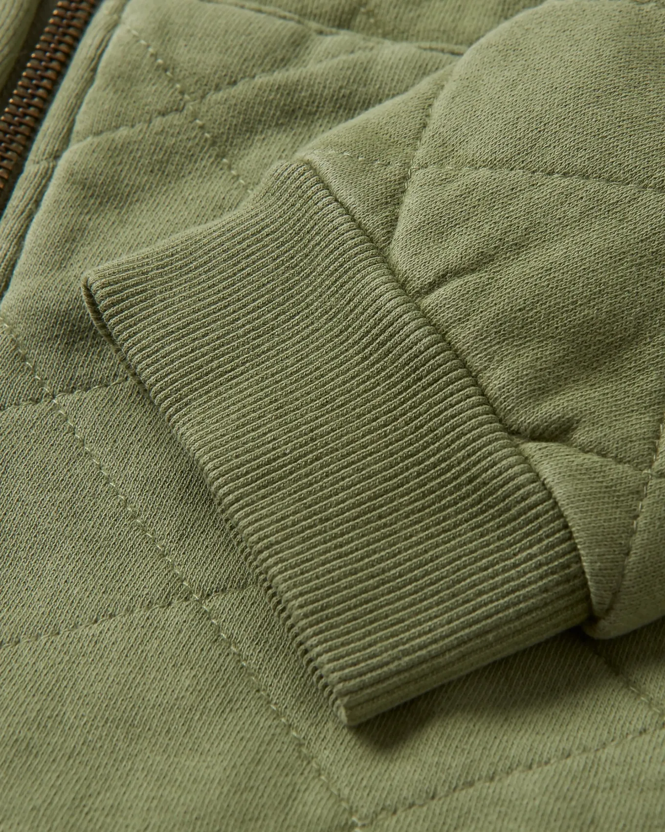 Getaway Recycelte Gesteppte Kapuzenjacke mit Reißverschluss - Khaki