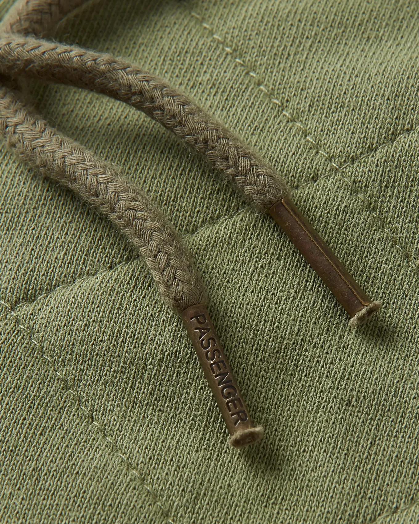 Getaway Recycelte Gesteppte Kapuzenjacke mit Reißverschluss - Khaki