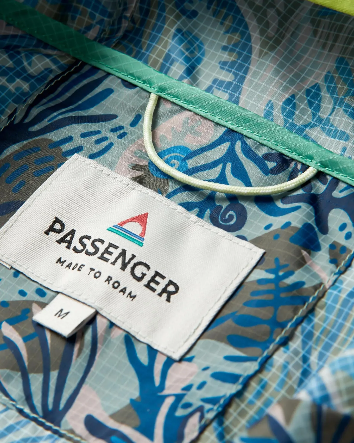 Gusto Recycelte Windjacke - Abstrakte Seealge Pistazie
