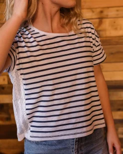 Magnolia Recycled Cotton Crochet Trim T-Shirt - Marine Streifen