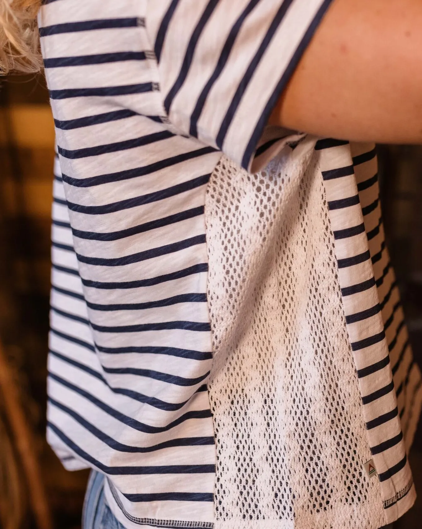 Magnolia Recycled Cotton Crochet Trim T-Shirt - Marine Streifen