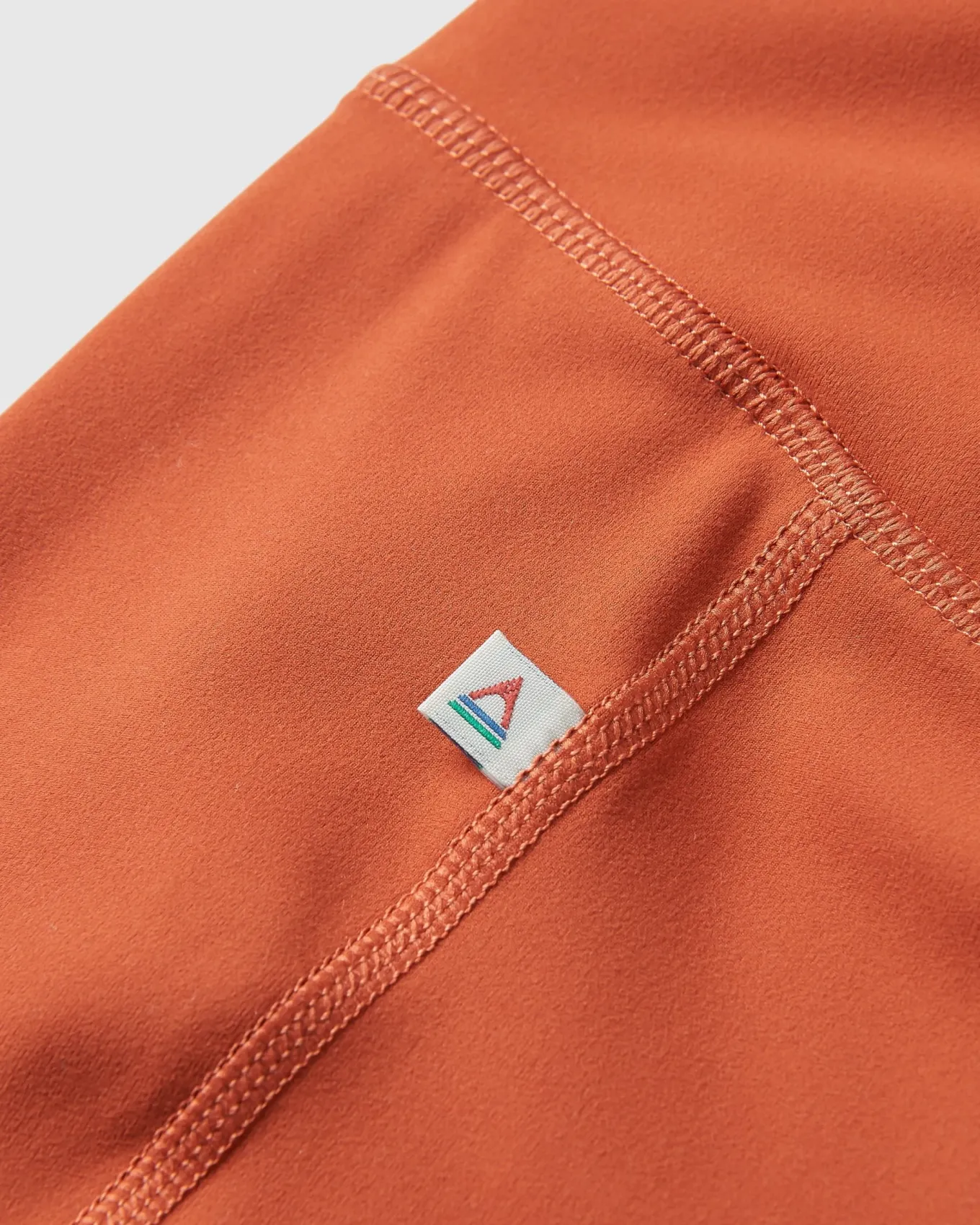 Mantra Recycelte Aktiv-Short - Gebrannter Ton