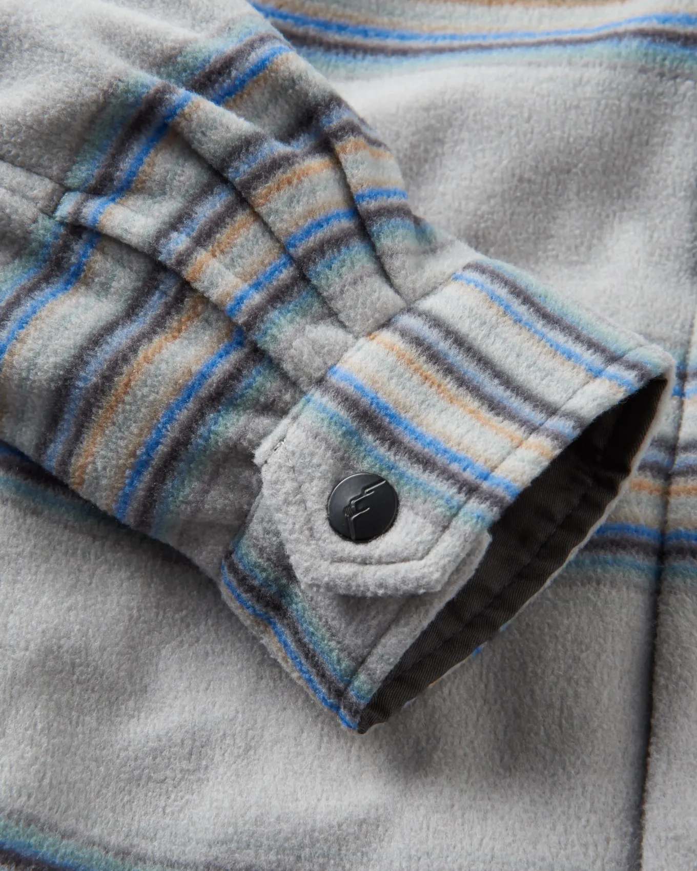 Maple Recyceltes Polar-Fleece-Hemd - Stahlgrau gestreift