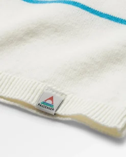 Migrate Organischer Gestrickter Pullover - Blauer Poolstreifen