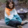 Moments Übergroßer Bio-Strickpullover mit Kapuze - Mehrfarbig gestreift