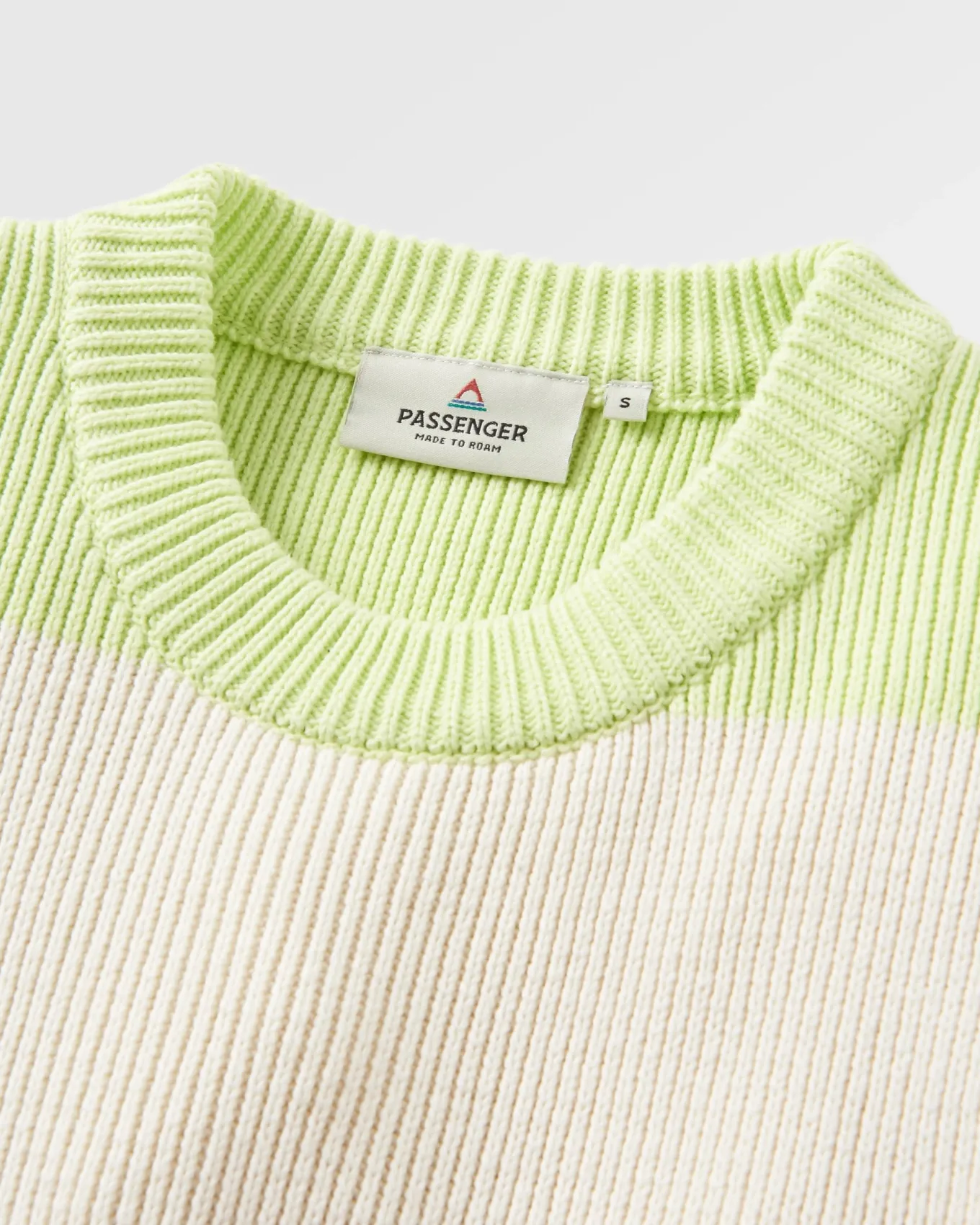 Moments Übergroßer Bio-Strickpullover - Limette Multi Streifen