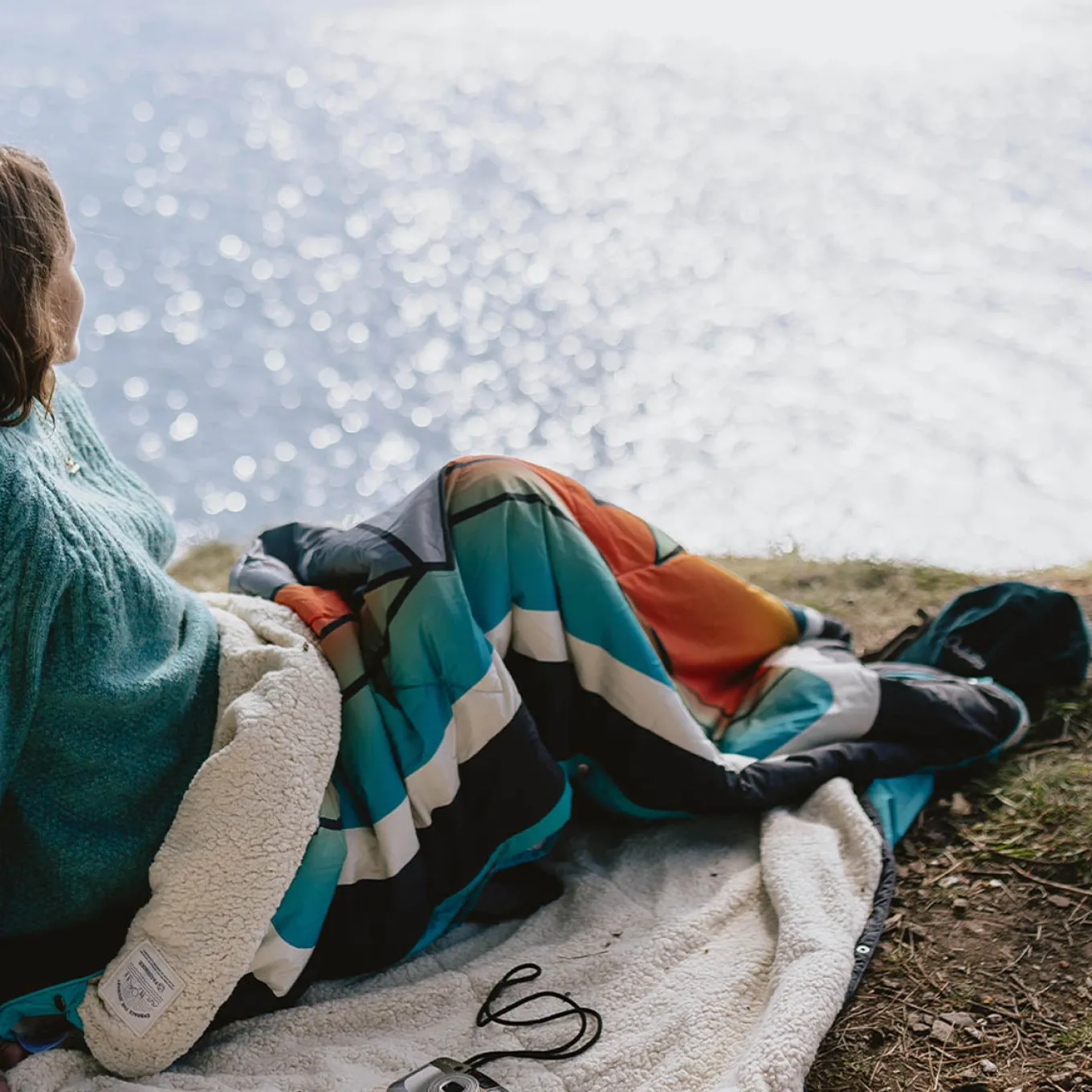 Nomadic Recycelte Sherpa Decke - Schwarz 'Nowhere Bound' Druck
