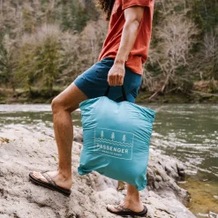 Nomadic Recycelte Sherpa Decke - Schwarz 'Nowhere Bound' Druck
