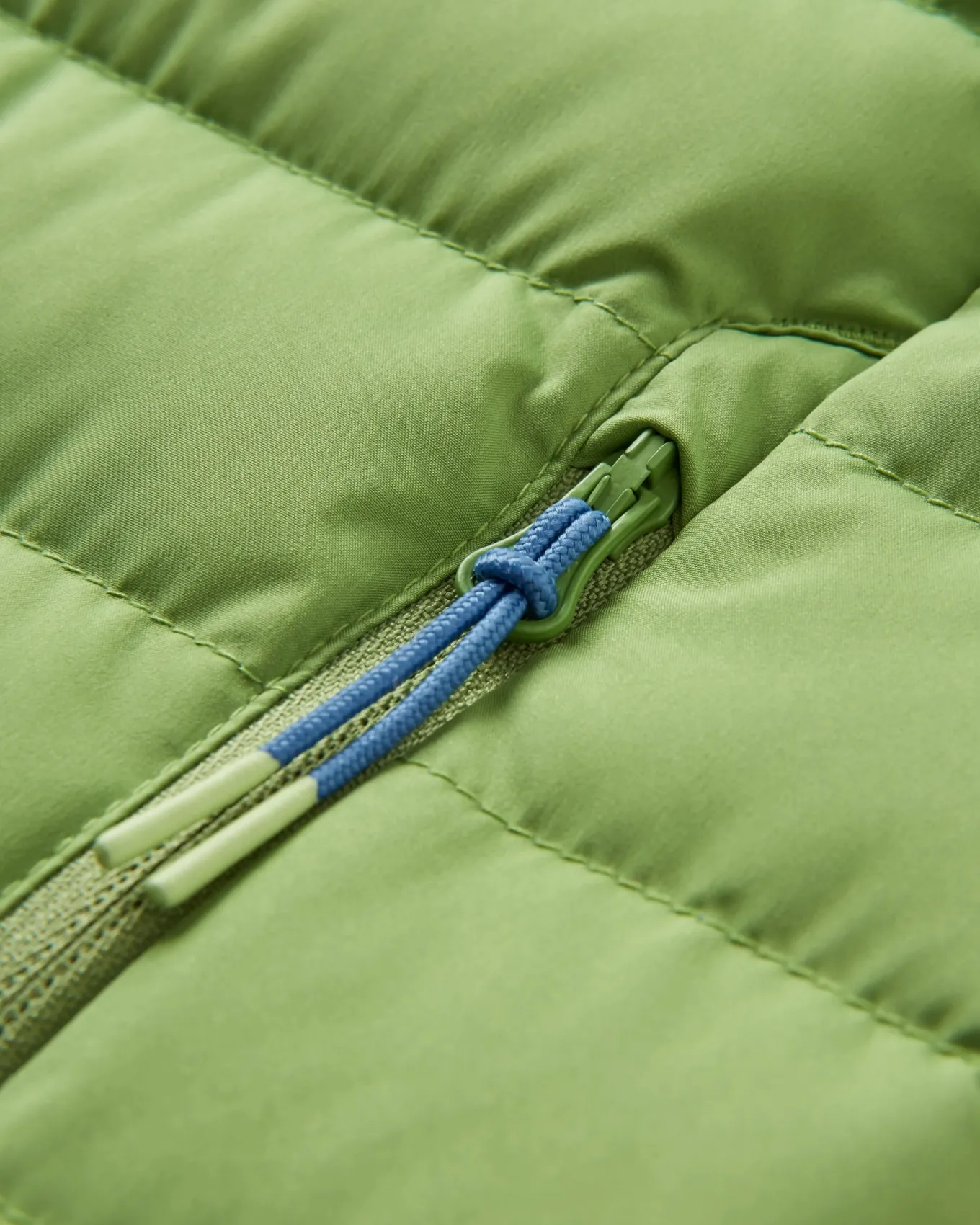 Northstar Daunenweste aus recyceltem Material - Sattes Marineblau/Birnengrün/Arktis