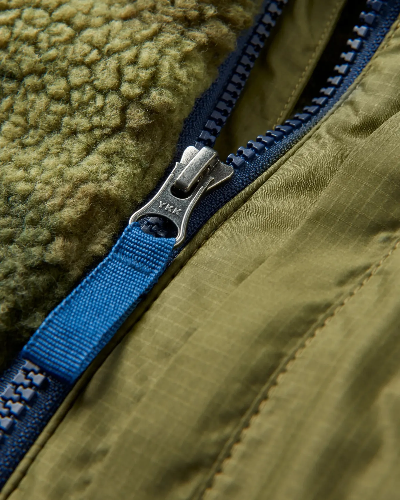 Offroad Recycelter Sherpa-Fleece mit halbem Reißverschluss - Alpen-Tarnung Khaki