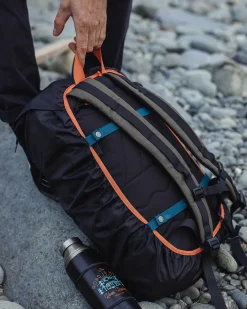 Recycelte wasserdichte Rucksackhülle (18-35L) - Schwarz