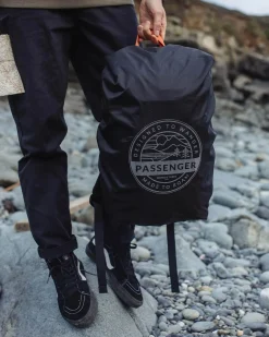 Recycelte wasserdichte Rucksackhülle (18-35L) - Schwarz