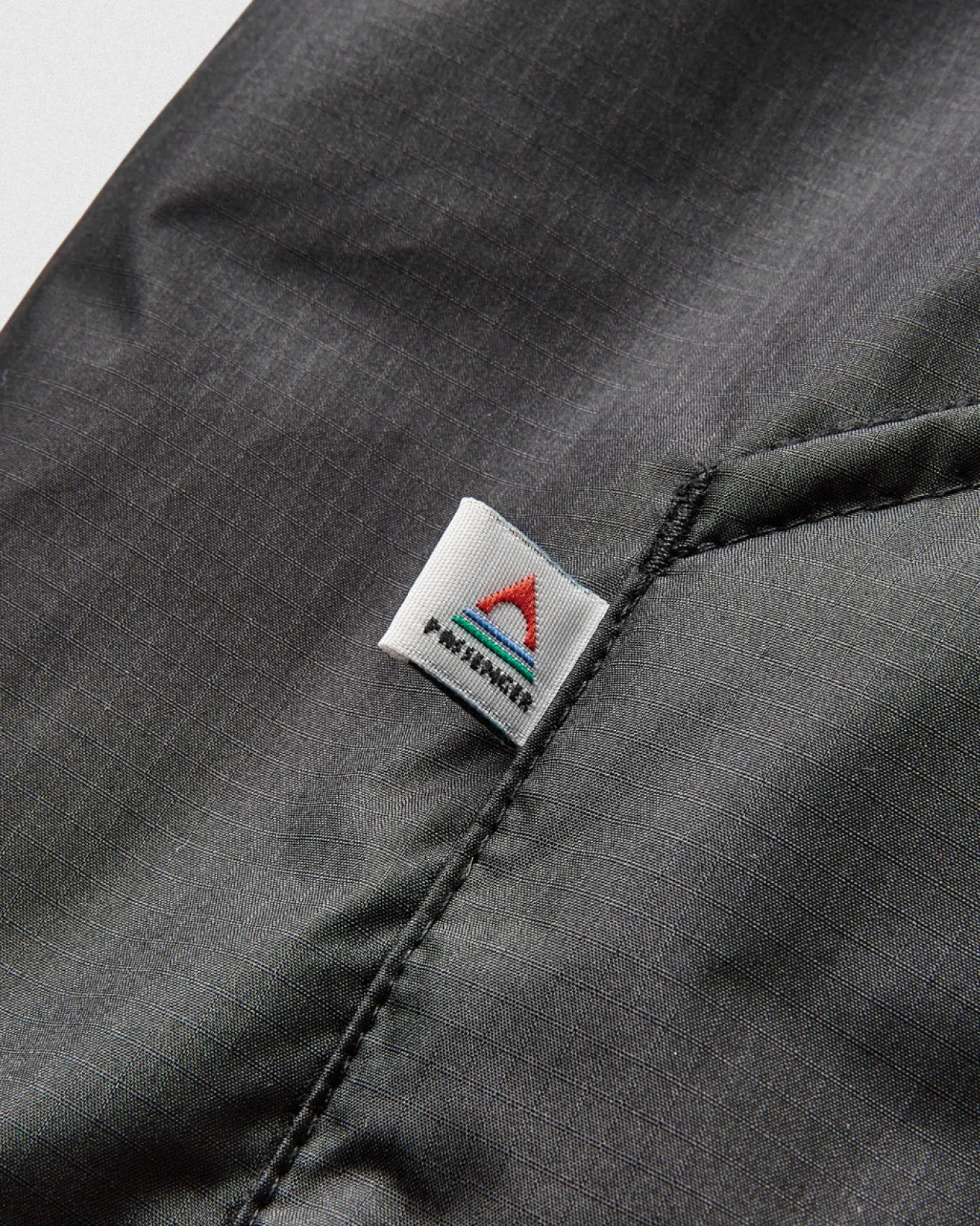 Roaming recycelter Sherpa-Surfponcho - Schwarz/ Khaki