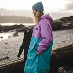 Roaming recycelter Sherpa-Surfponcho - Viridiangrün/Orchidee