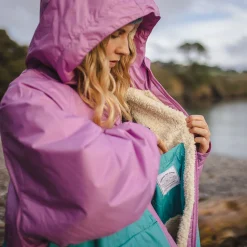 Roaming recycelter Sherpa-Surfponcho - Viridiangrün/Orchidee