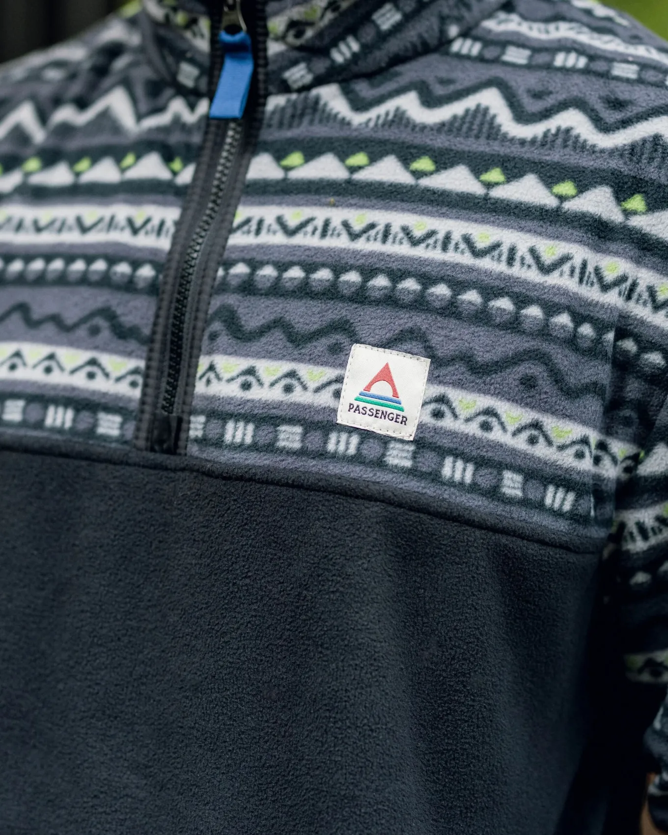 Set Off recycelter Polar 1/4 Zip Fleece - Berg Geo Holzkohle