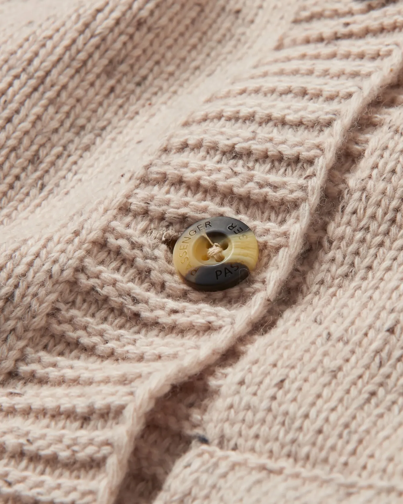Snoozle Recycelter gestrickter Kapuzencardigan - Hafermehl