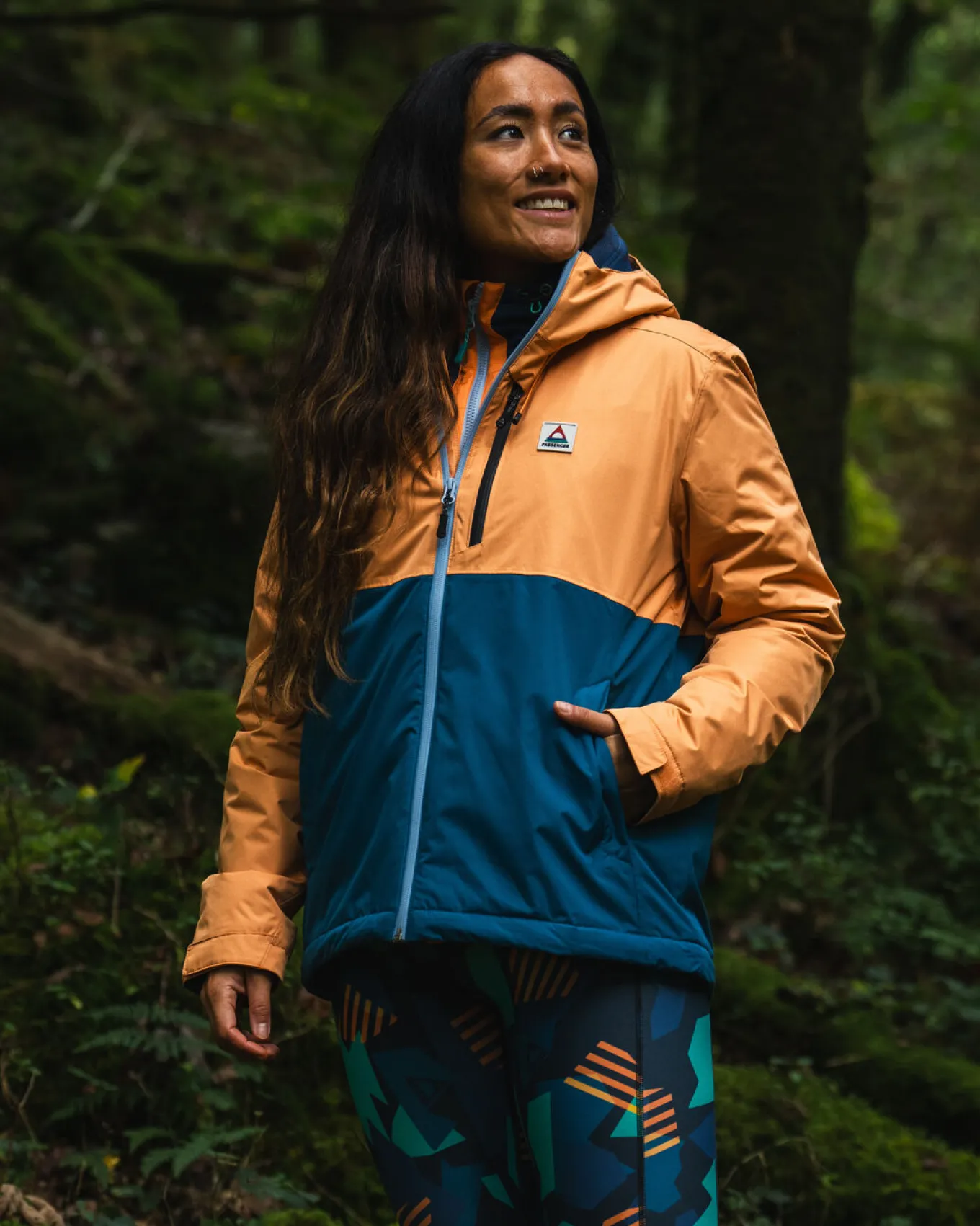 Terrain isolierte wasserabweisende Jacke - Korsarblau/Aprikose