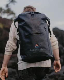 Tide Rucksack aus recyceltem Trockensack 25L - Schwarz