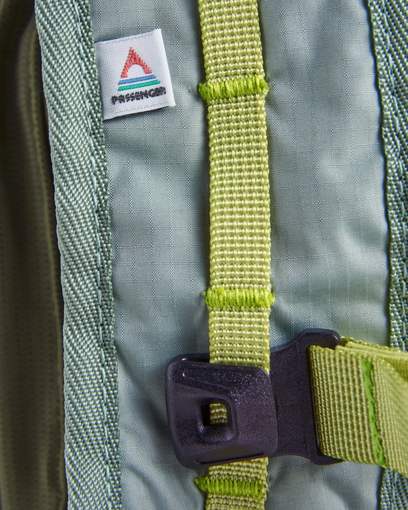 Trail Light Packbarer Rucksack aus recyceltem Material - Khaki