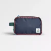 Travel Waschtasche aus recyceltem Material - Samba/ Tiefes Marineblau