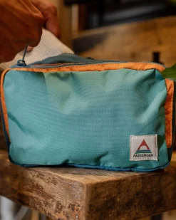 Travel Waschtasche aus recyceltem Material - Mehrfarbig