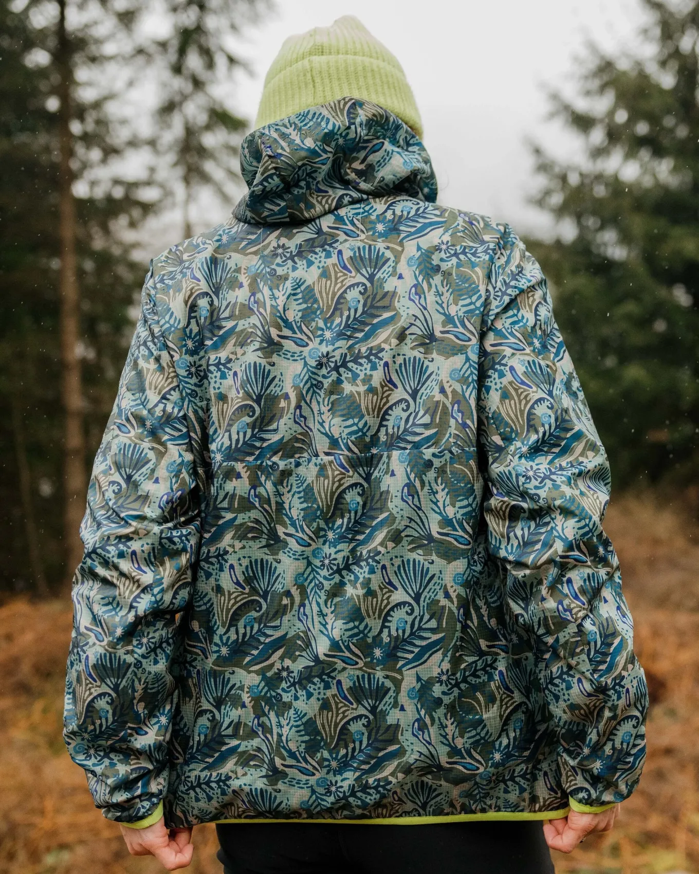 Viento Recycelte Windjacke Anorak - Abstrakte Seealge Pistazie