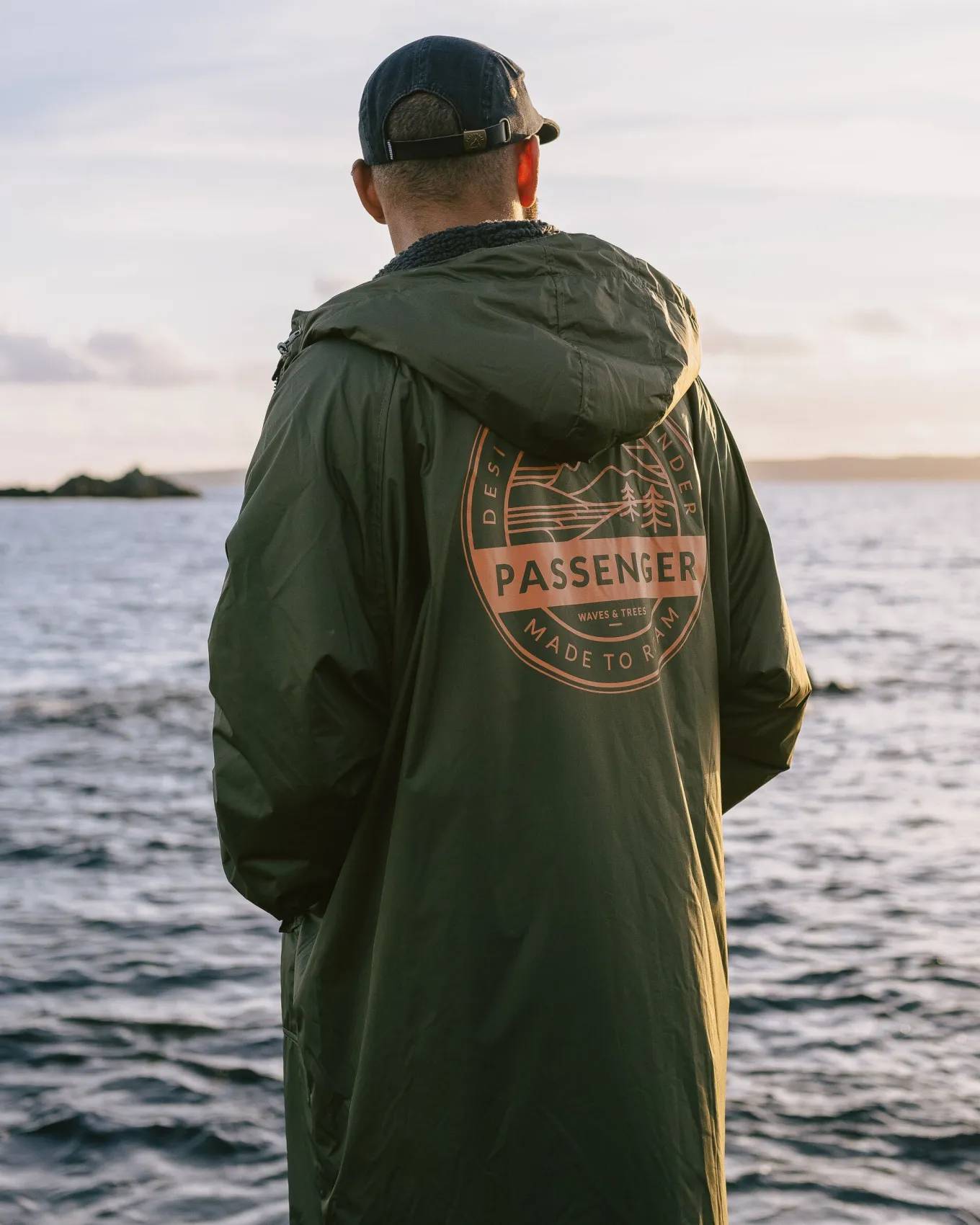 Waves Recycelter Sherpa Gefütterter Surf-Poncho - Khaki