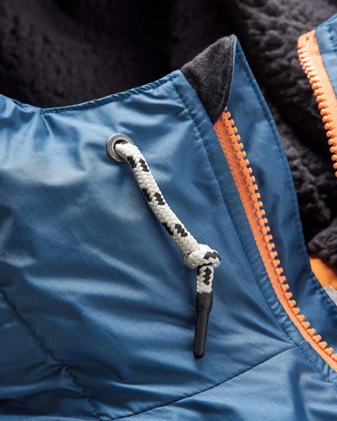 Waves Recycelter Sherpa Gefütterter Surf-Poncho - Dunkles Denim/ Tiefes Marineblau