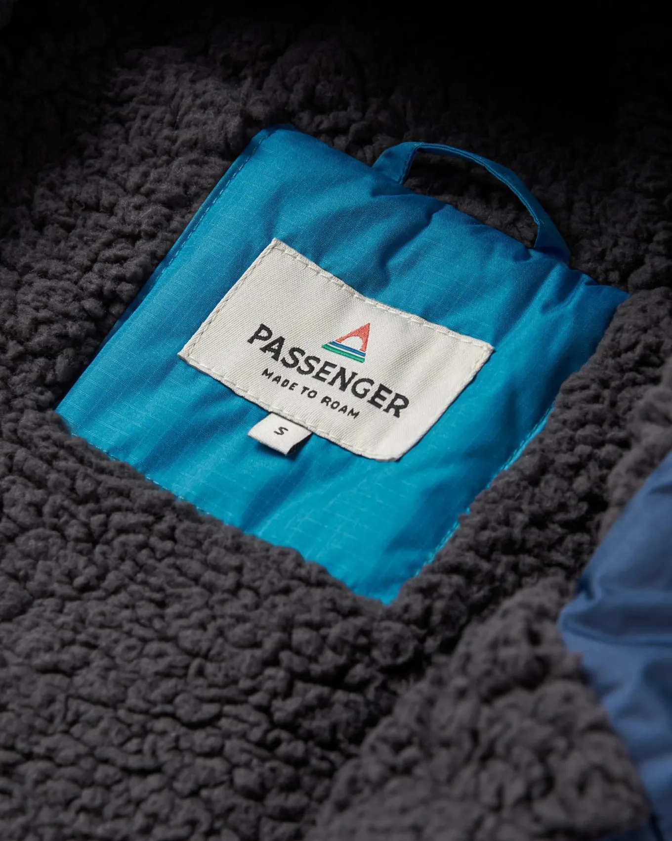 Waves Recycelter Sherpa Gefütterter Surf-Poncho - Tiefes Marineblau