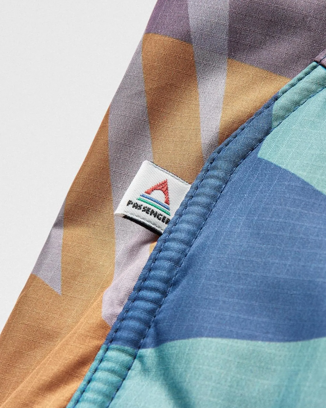 Waves Recycelter Sherpa Gefütterter Surf-Poncho - Tiefblaues Tarnmuster